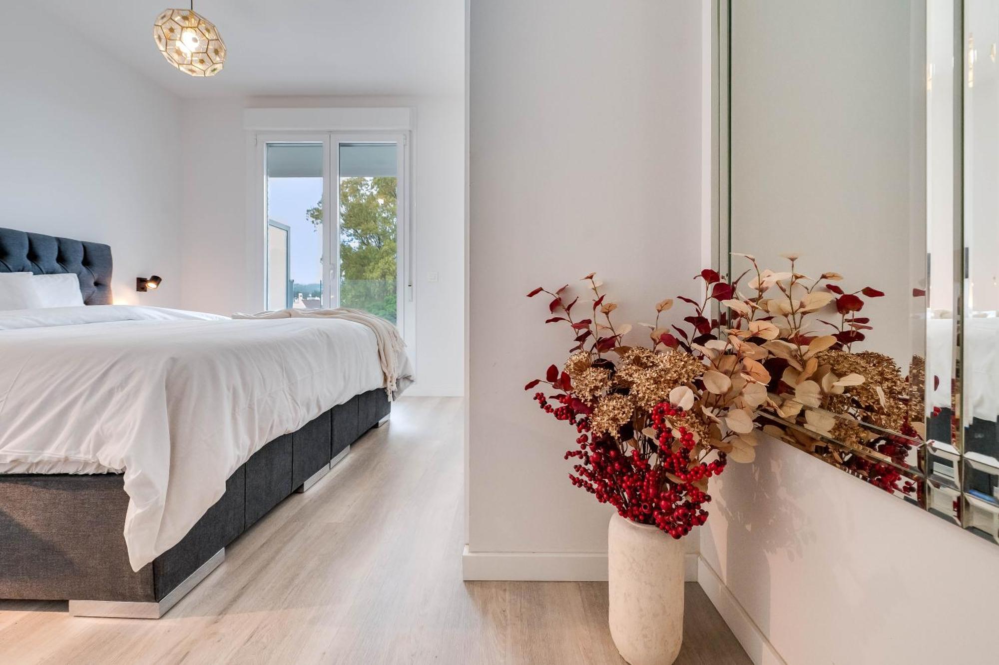 Elegant 2 Bdrm Minimalist W Pool & Bbq Appartamento