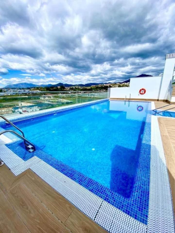 Elegant 2 Bdrm Minimalist W Pool & Bbq Lejlighed